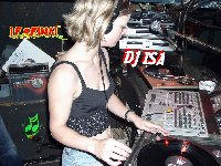 DJ ISA aux platines du Final
